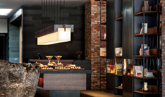 “树林中的意大利餐桌拉福雷